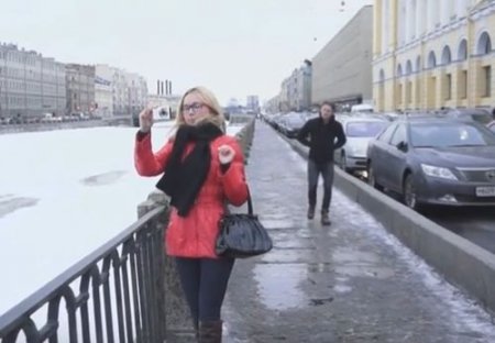 Спонтанное знакомство на улице позволило раскрутить на секс студентку